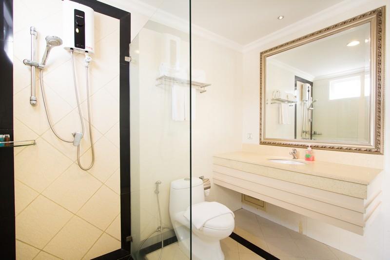 LK Maritime-Standard Room