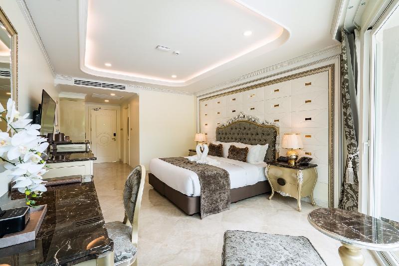 LK Emerald Beach-Deluxe Pool Access