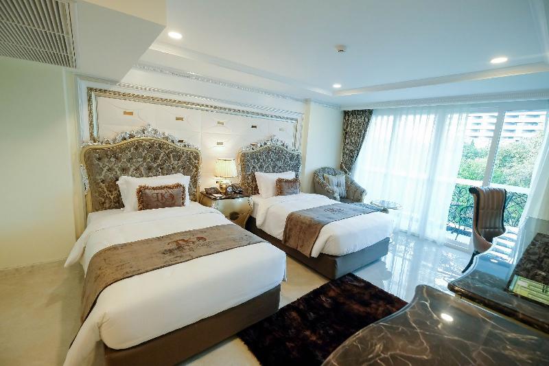 LK Emerald Beach-Deluxe Twin Bed City View