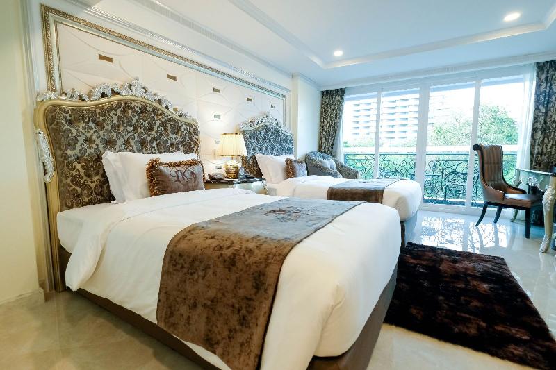 LK Emerald Beach-Deluxe Twin Bed City View