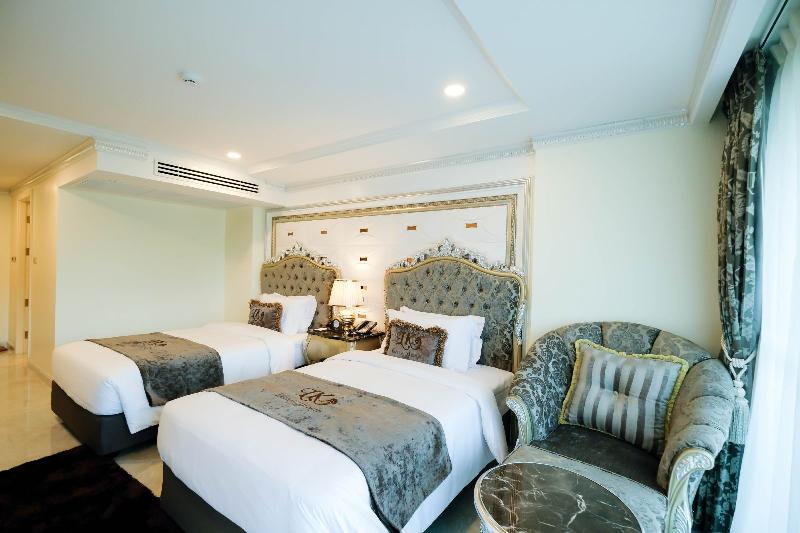 LK Emerald Beach-Deluxe Twin Bed City View