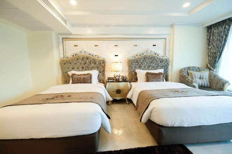 LK Emerald Beach-Deluxe Twin Bed City View