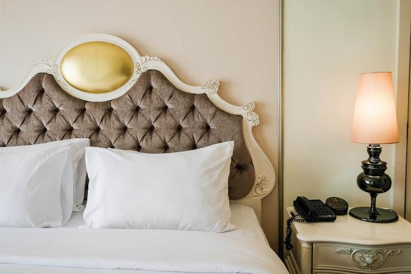 LK Miracle Suite-Deluxe Double ( 42 Sqm )