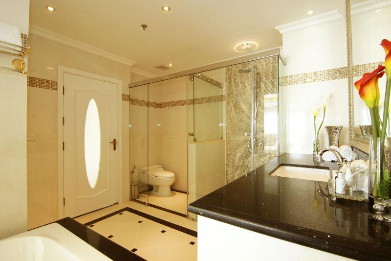 LK Miracle Suite-Deluxe Double ( 42 Sqm )