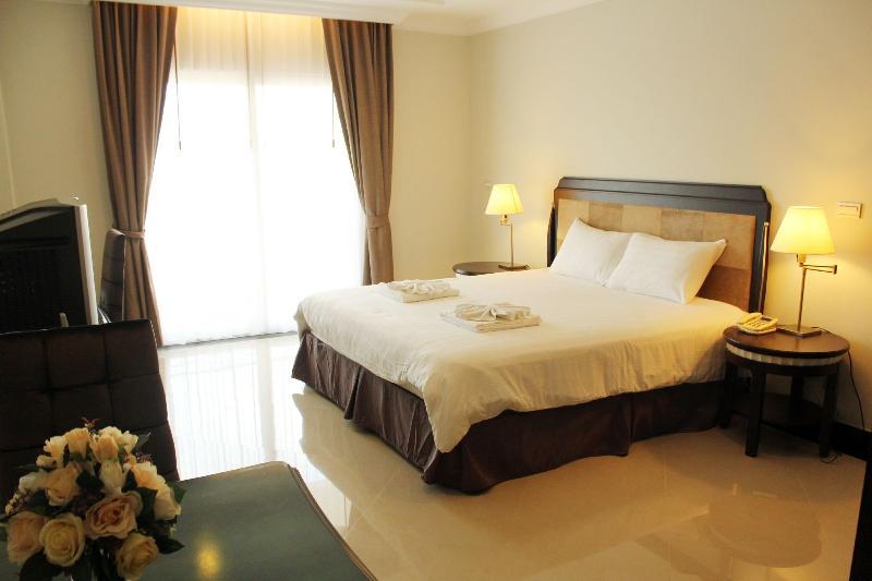 LK Crystal Place-Studio