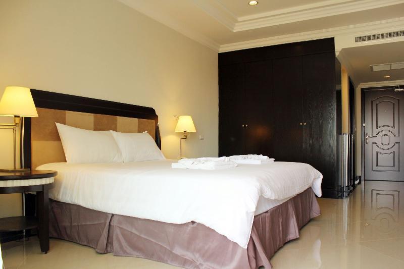 LK Crystal Place-Studio