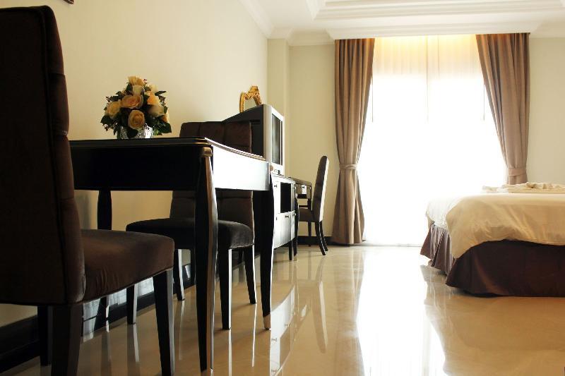 LK Crystal Place-Studio