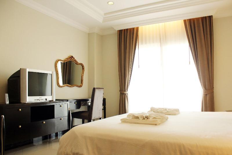 LK Crystal Place-Studio