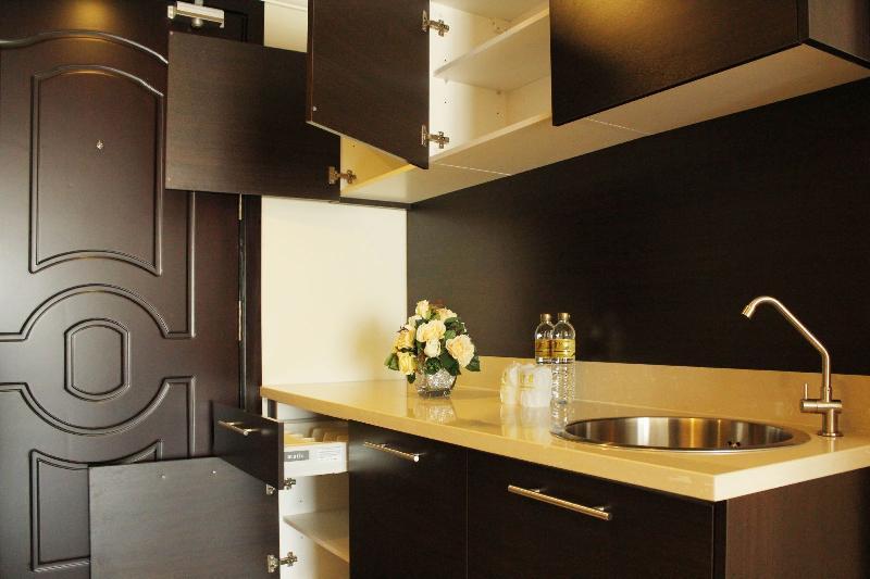 LK Crystal Place-Studio