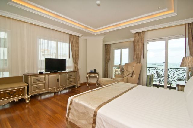 Premier Sea View King Bed